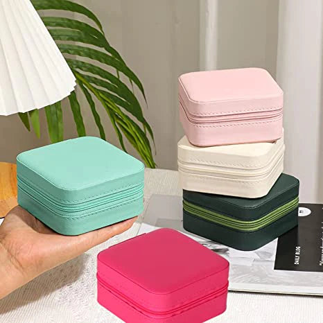 Jewelry Travel Organizer, Portable Small Jewelry Boxes Traveling Essentials for Women,Rose Red.